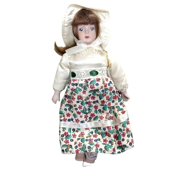Vintage 1983 December Girl Gorham Doll Ornament Porcelain Face Month Collection - Picture 6 of 7